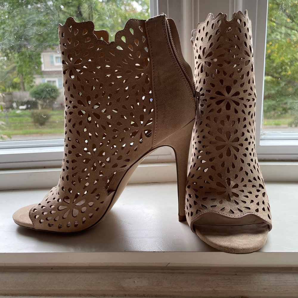 Aldo - Picture 2 of 3